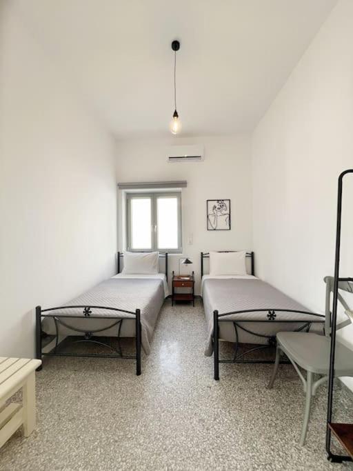 Linardo's Cycladic House *