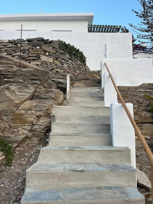 Linardo's Cycladic House *